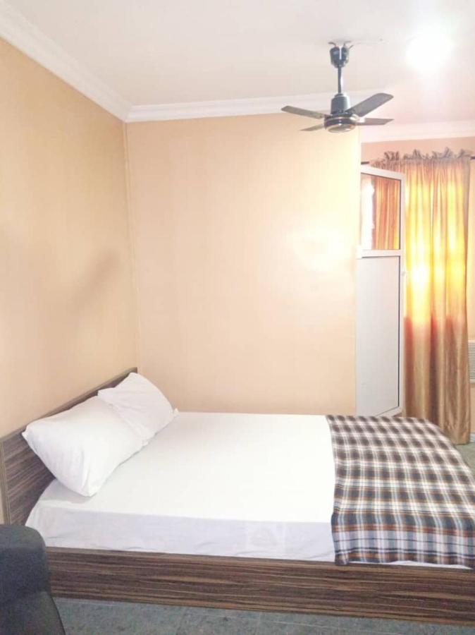Legendary Inn & Lounge Bale Akiosi Bagian luar foto