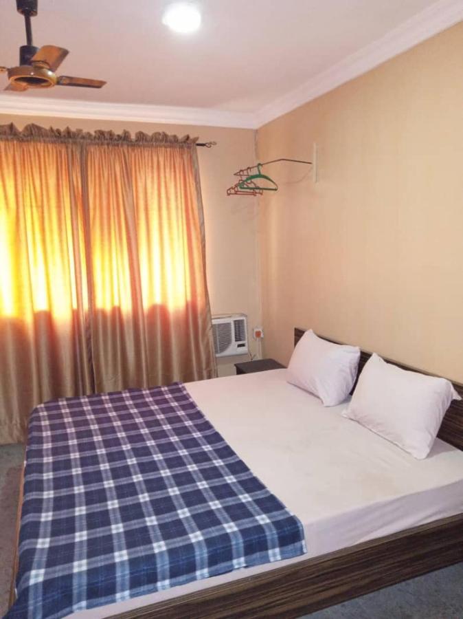 Legendary Inn & Lounge Bale Akiosi Bagian luar foto