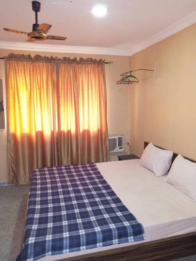 Legendary Inn & Lounge Bale Akiosi Bagian luar foto