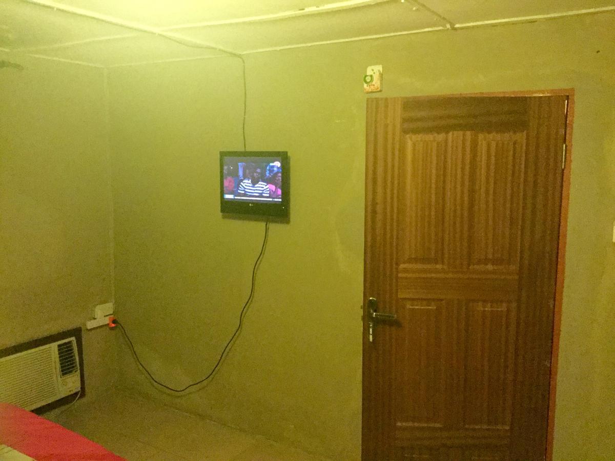 Legendary Inn & Lounge Bale Akiosi Bagian luar foto