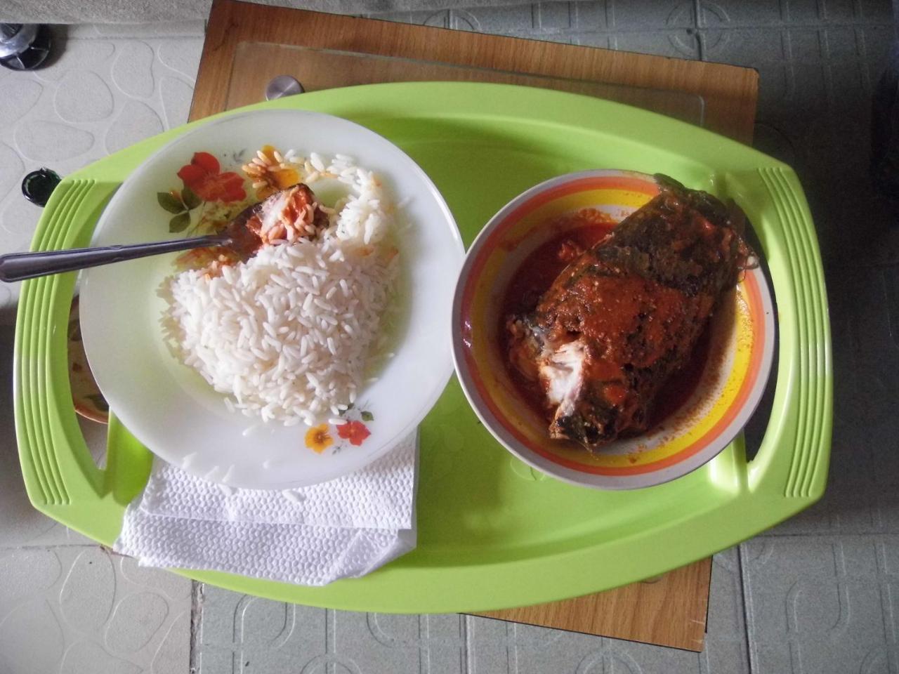 Legendary Inn & Lounge Bale Akiosi Bagian luar foto
