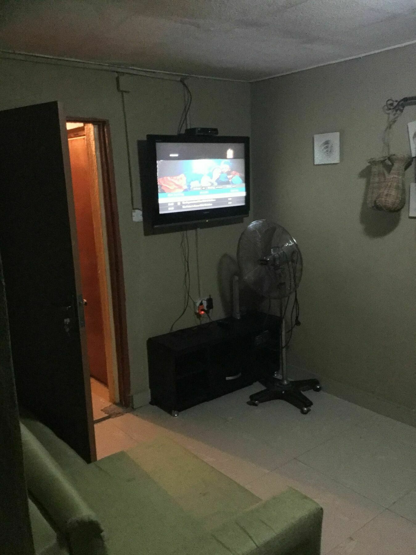 Legendary Inn & Lounge Bale Akiosi Bagian luar foto